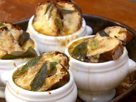 English Onion Soup with Sage and Cheddar