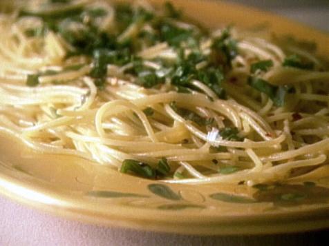 Spaghetti with Garlic, Olive Oil and Red Pepper Flakes