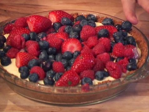 Pudding and Berry Tart with Graham Cracker Crust