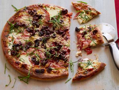 nadia-g-all-dressed-g-style-pizza-recipe_s4x3