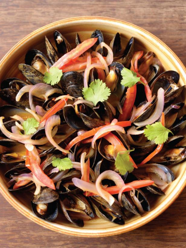 Mussels with Beer and GarlicChipotle Love Recipes Cooking Channel