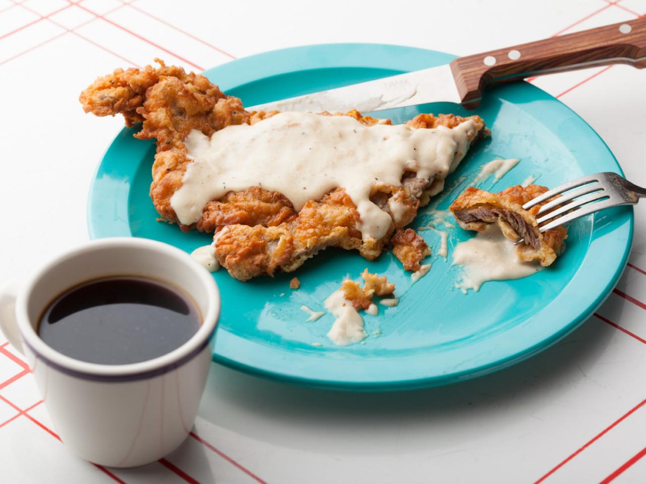 Chicken Fried Steak with Mashed Potatoes and Peppered Cream Gravy Recipe -  (4.1/5)