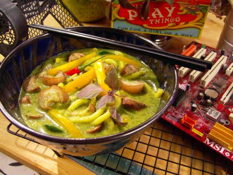 Plump Udon Noodles in Thai Green Curry with Eggplant