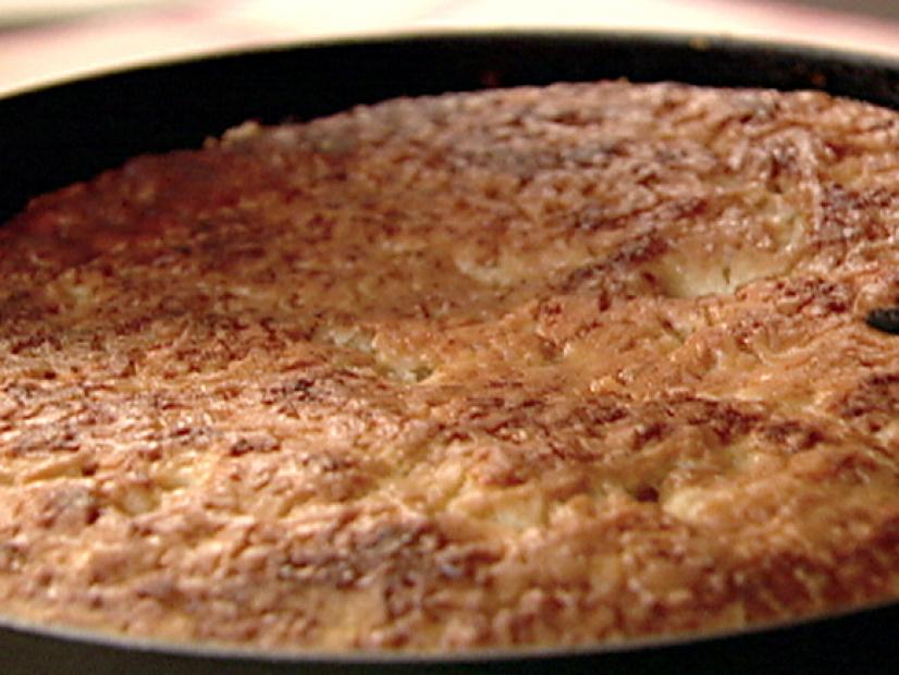 Cornbread Topped Chili Con Carne Recipes Cooking Channel Recipe