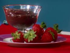 Cooking Channel serves up this HG Hot Couple: Chocolate-Dunked Strawberries recipe from Lisa Lillien plus many other recipes at CookingChannelTV.com