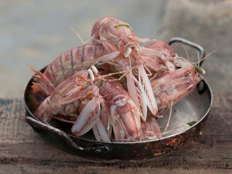 Mantis Prawns Steamed In Beer: Bi Bi Hap Beer