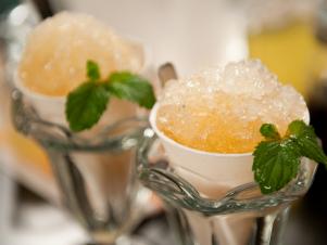 CCCLD204_Frosty-Palmer-Cocktail-recipe_s4x3