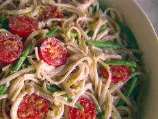 Cooking Channel serves up this Whole-Wheat Linguine with Green Beans, Ricotta, and Lemon recipe from Giada De Laurentiis plus many other recipes at CookingChannelTV.com