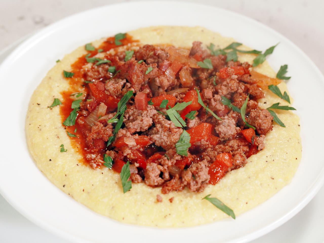 https://cook.fnr.sndimg.com/content/dam/images/cook/fullset/2012/8/23/1/CCWID309_italian-pork-chili-with-polenta-recipe_s4x3.jpg.rend.hgtvcom.1280.960.suffix/1363120659507.jpeg