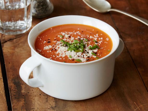 chuck-hughes-creamy-tomato-soup-recipe_s4x3