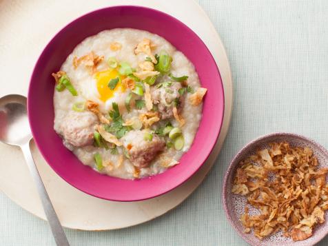 Rice Soup with Pork (Kao Tome)