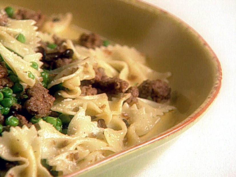 Farfalle With Turkey Sausage Peas And Mushrooms Recipes Cooking Channel Recipe Giada De Laurentiis Cooking Channel