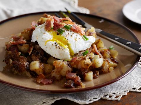 Fried Potatoes with Poached Eggs
