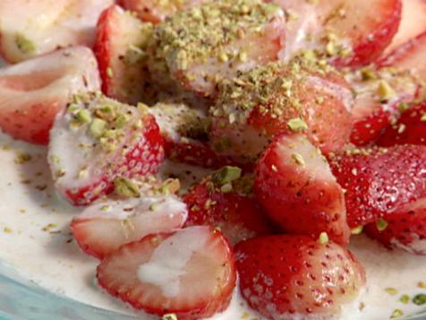 Strawberries with Ricotta Cream and Pistachios