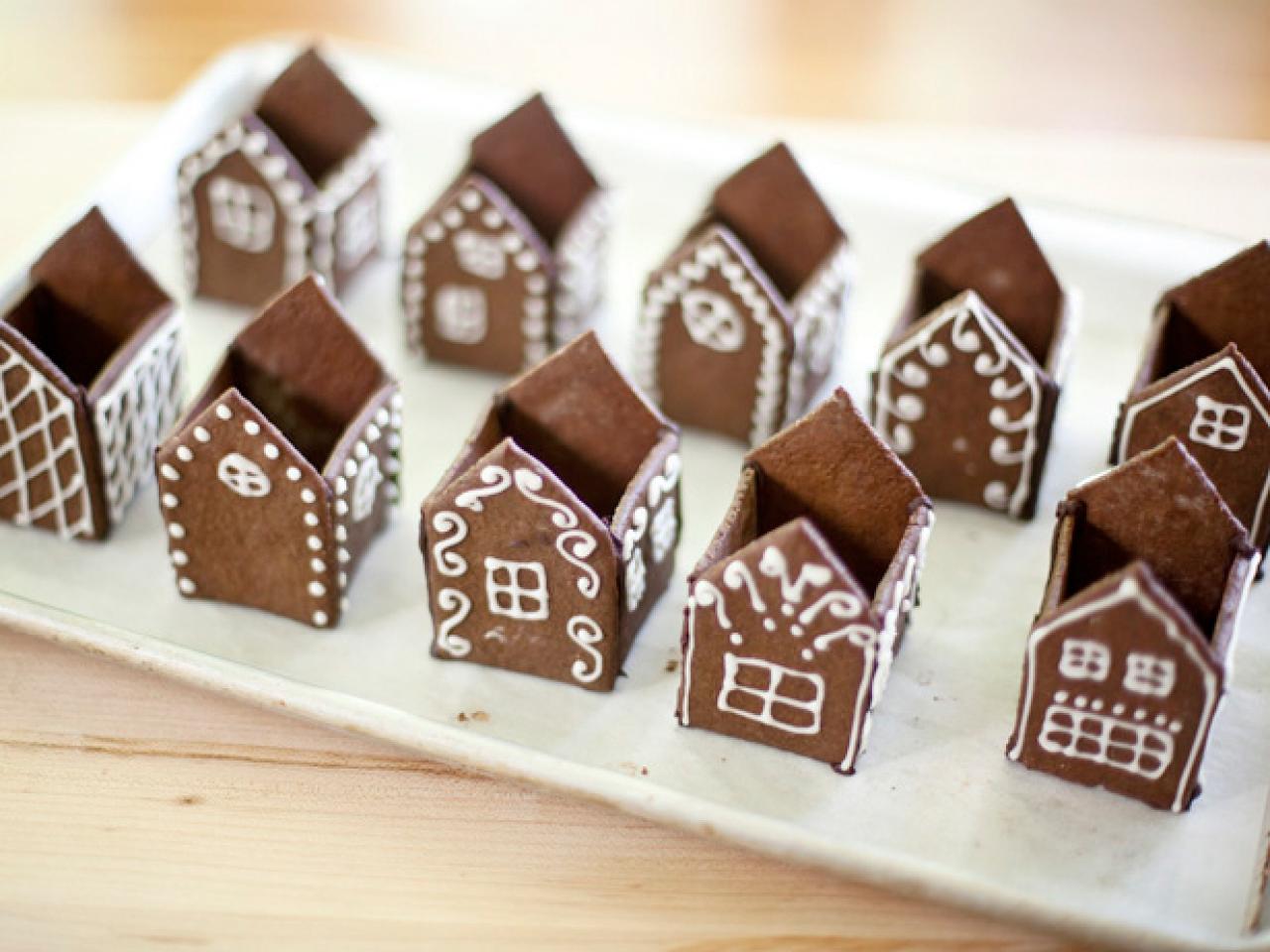 How To Make Mini Gingerbread Houses - Sugar and Charm