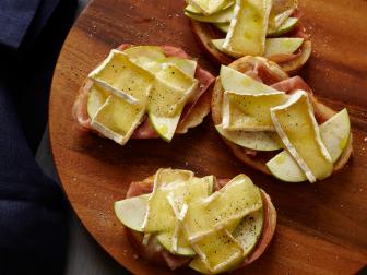 Tyler Florence's Baked Prosciutto and Brie with Apple Butter   