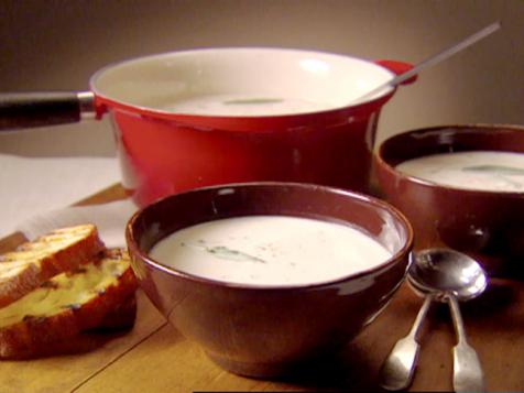 Tuscan White Bean and Garlic Soup