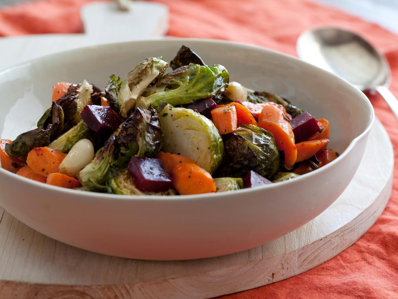 https://cook.fnr.sndimg.com/content/dam/images/cook/fullset/2012/9/21/0/cc-armendariz_jewel-roasted-vegetables-recipe-03_s4x3.jpg.rend.hgtvcom.1280.960.suffix/1390928955923.jpeg