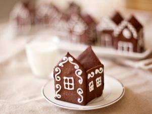 CC_Zoe-Francois-Mini-Gingerbread-Houses-Recipe-1_s4x3