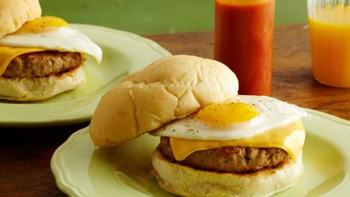 https://cook.fnr.sndimg.com/content/dam/images/cook/fullset/2012/9/5/0/CCKEL209_Homemade-Breakfast-Sandwiches-with-Homemade-Maple-Sausage-Egg-and-Cheese-Recipe_s4x3.jpg.rend.hgtvcom.511.288.suffix/1392325664665.jpeg