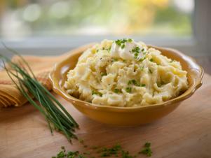 002_Chive-and-Garlic-Mashed-Potatoes_s4x3