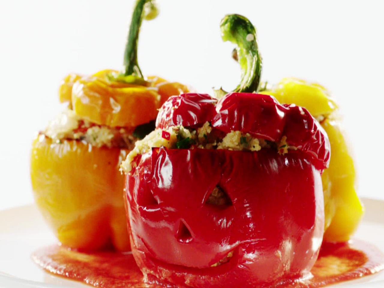 https://cook.fnr.sndimg.com/content/dam/images/cook/fullset/2013/10/16/0/WR0505H_ratatouille-stuffed-jack-o-peppers-recipe_s4x3.jpg.rend.hgtvcom.1280.960.suffix/1381950380820.jpeg