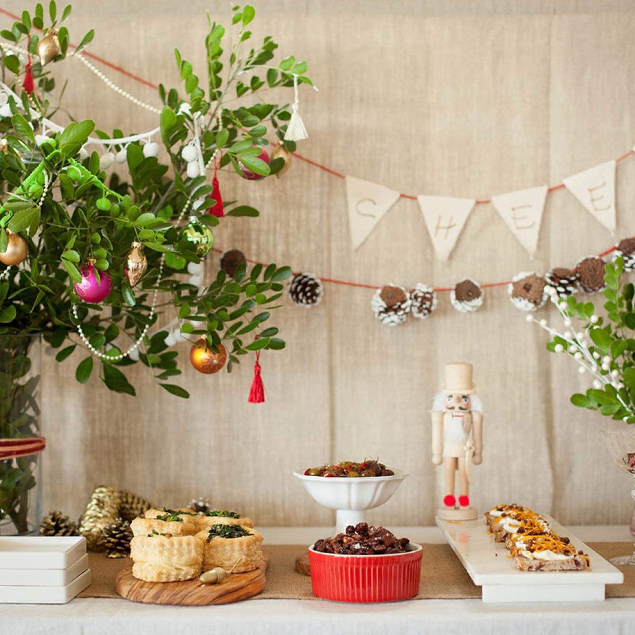 Christmas Baking Kitchen Centerpiece With Vintage Kitchenware - Knick of  Time