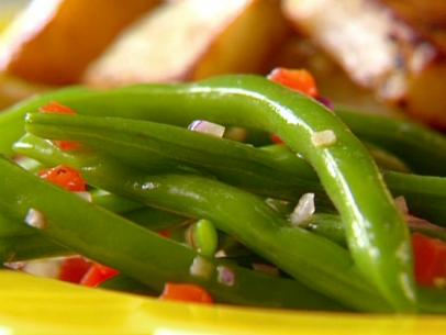 Garlic Green Bean Salad. Sunny Anderson
Cooking for Real
RE-0307