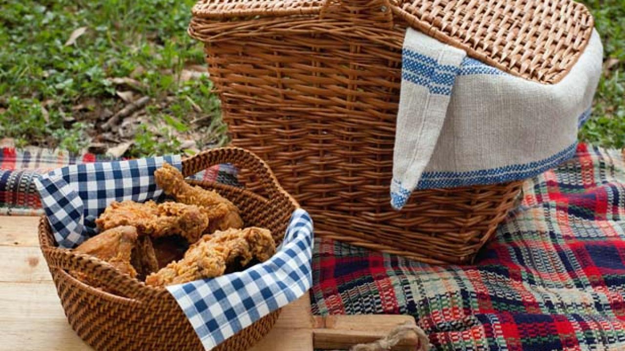 How to Keep Food Cold Safely at Summer Picnics and BBQs