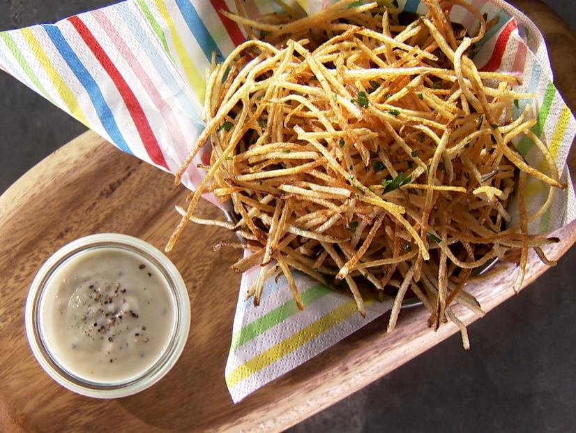 Shoestring Fries | 19 New Year's Eve Party Recipes for a Fabulous Beginning