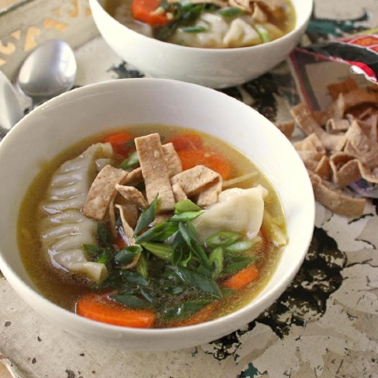 https://cook.fnr.sndimg.com/content/dam/images/cook/fullset/2013/9/3/0/CCDevour_Dinner-Rush-Carrot-Ginger-Wonton-Soup-recipe_s4x3.jpg.rend.hgtvcom.1280.1280.suffix/1378220791090.jpeg