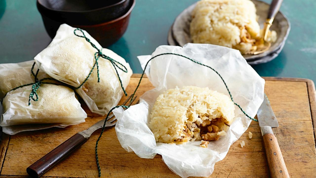 https://cook.fnr.sndimg.com/content/dam/images/cook/fullset/2014/3/14/0/CC_dumplings-thai-sticky-rice-dumplings-with-chicken-recipe_s4x3.jpg.rend.hgtvcom.1280.720.suffix/1394813228050.jpeg