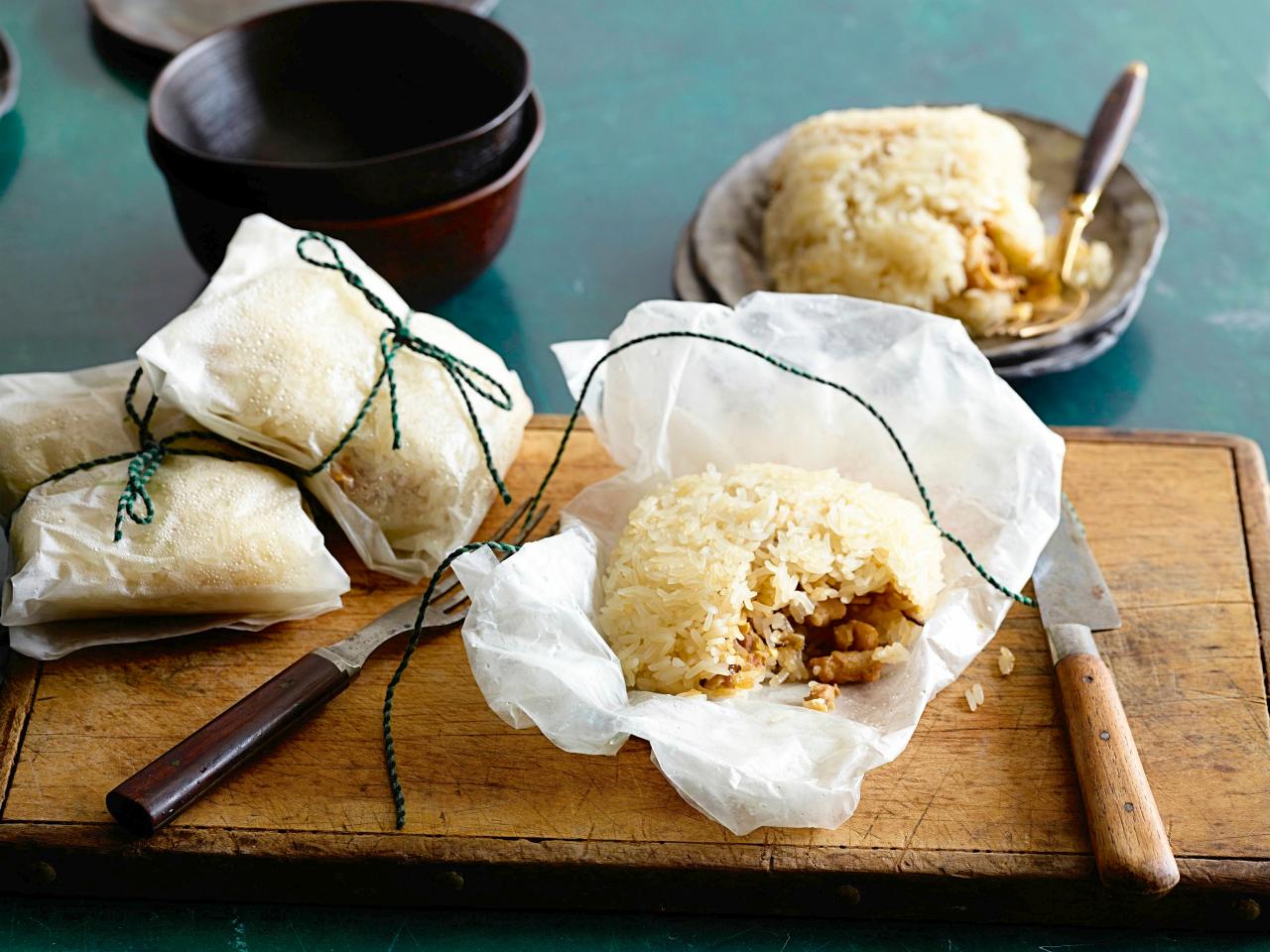 https://cook.fnr.sndimg.com/content/dam/images/cook/fullset/2014/3/14/0/CC_dumplings-thai-sticky-rice-dumplings-with-chicken-recipe_s4x3.jpg.rend.hgtvcom.1280.960.suffix/1394813228050.jpeg