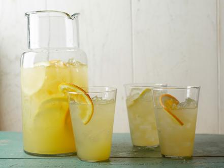 https://cook.fnr.sndimg.com/content/dam/images/cook/fullset/2014/4/11/0/EK0109_White-Sangria_s4x3.jpg.rend.hgtvcom.441.331.suffix/1397223432598.jpeg