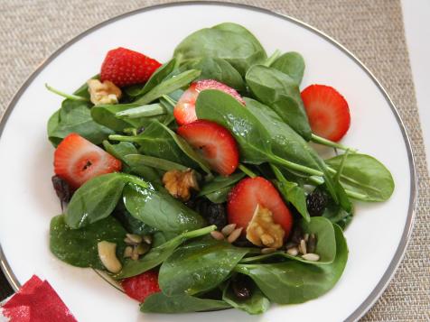 Spinach Salad with Strawberries, Trail Mix and Citrus Vinaigrette