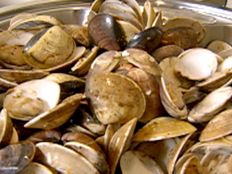 Manila Clams in Garlic and Beer Recipe Cooking Channel