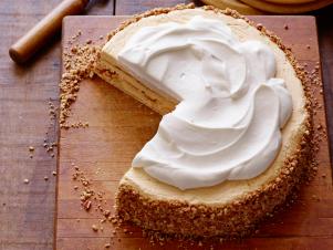 CC_icebox-pumpkin-pie-icebox-cake-recipe-01_s4x3