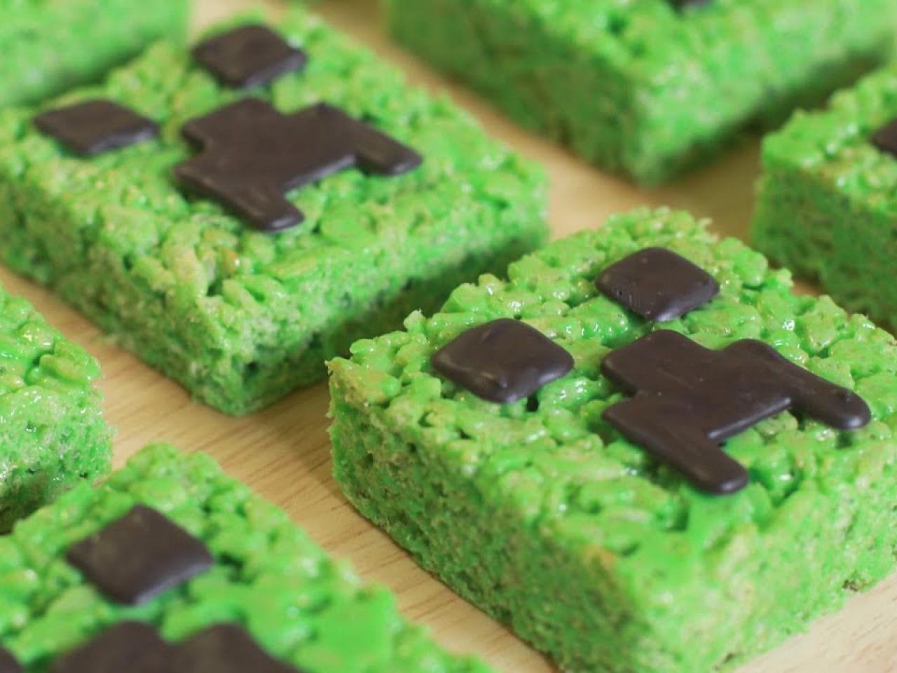 How to Make an Easy Minecraft Creeper Cake - Holly Muffin