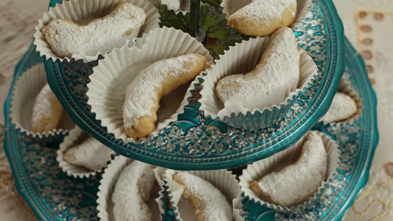 Almond Cookies (Kourabiedes)