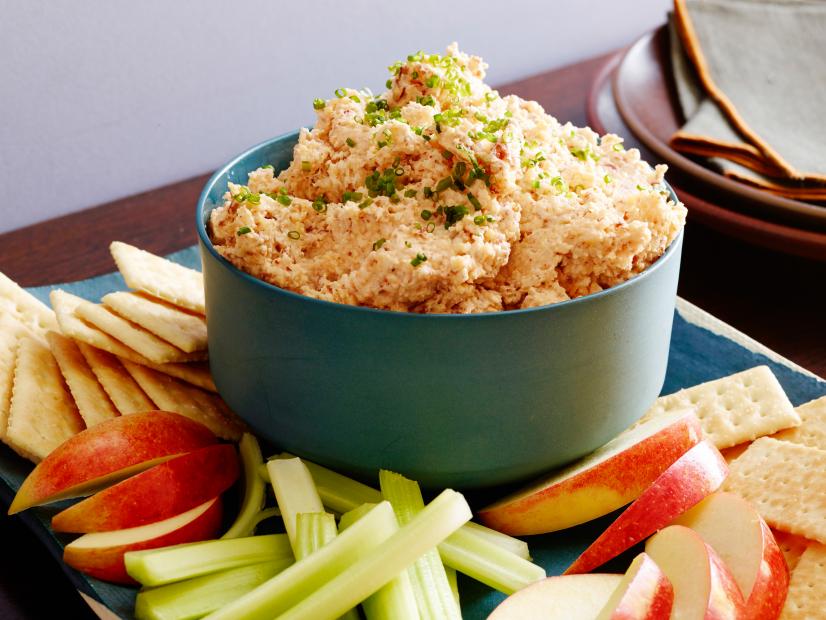 CHEDDARPECAN
DIP:
(Serve with apples, pears, and either celery or butter crackers )
Susan Vu
Cooking Channel
Pecan Halves, Cream Cheese, Mayonnaise, Extrasharp
Cheddar Cheese, Swiss
Cheese, Cayenne Pepper, Fine Salt, Chives, Apples, Pears, Celery and/or Butter
Crackers