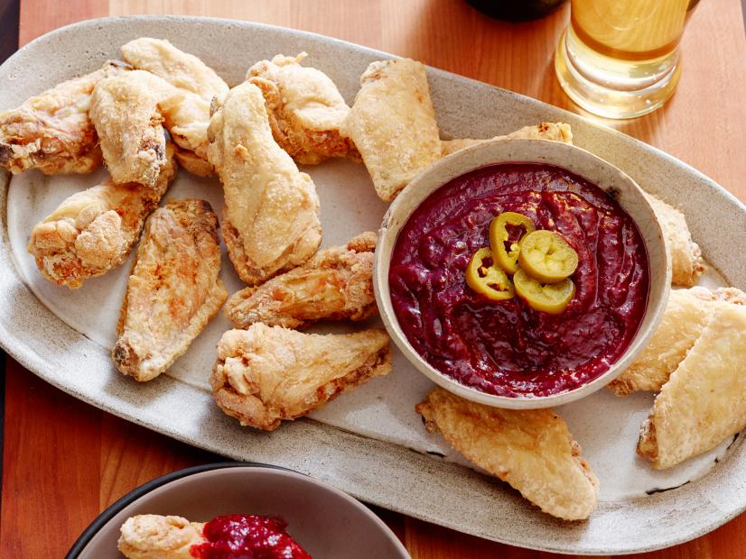 CRANBERRYJALAPENO
DIPPING SAUCE WITH CRISPY CHICKEN WINGS:
(The dipping sauce is the "dip" here but the wings are equally prominent in the recipe)
Susan Vu
Cooking Channel
Canola Oil, Shallots, Kosher Salt, Garlic, Pickled Jalapenos, Frozen Cranberries, Light
Brown Sugar, Pickled Jalapeno Brine, Chicken Wings, Cornstarch