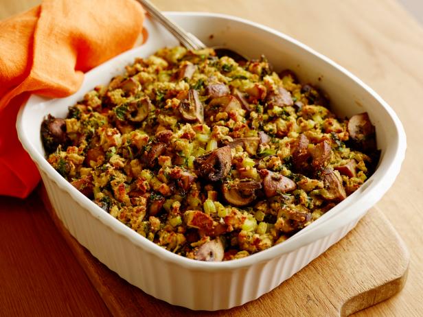 MUSHROOM, KALE, AND HERB STUFFING:
(Stuffing cubes)
Cooking Channel
Unsalted Butter, Cremini Mushrooms, Kosher Salt, Celery, Kale, Box Stuffing Mix, Sage,
8inch
Square Baking Dish