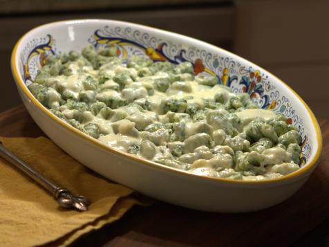 Potato and Spinach Gnocchi in Cheese Sauce