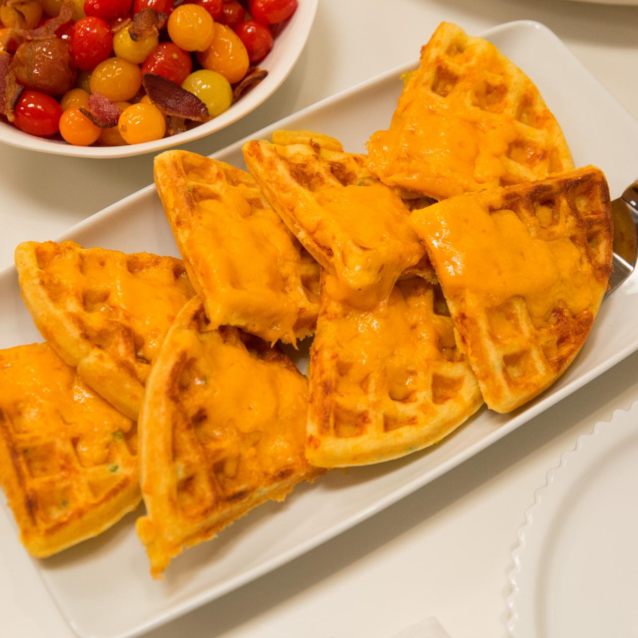 https://cook.fnr.sndimg.com/content/dam/images/cook/fullset/2015/11/24/0/CCNKN104_Cheddar-Jalapeno-Waffles_s4x3.jpg.rend.hgtvcom.1280.1280.suffix/1448395732318.jpeg