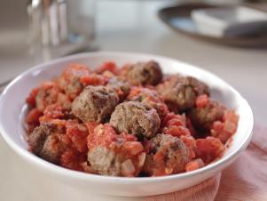 CCNKN105H_Moroccan-Meatballs_s4x3