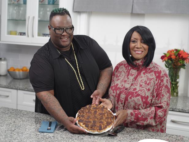 Watch Patti LaBelle and Viral YouTube Star James Wright Chanel Bake Sweet  Potato Pie | Devour | Cooking Channel