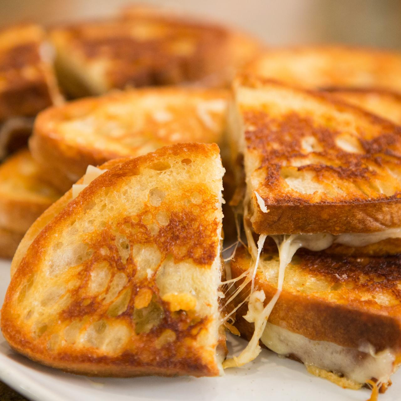 Grilled Mexican Cheese Sandwich - Oh Sweet Basil