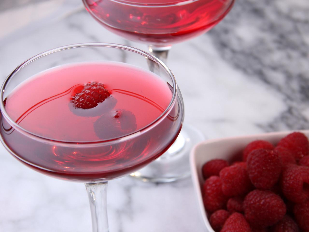 https://cook.fnr.sndimg.com/content/dam/images/cook/fullset/2015/4/28/0/CCTIA103_Raspberry-Cosmo-recipe_s4x3.jpg.rend.hgtvcom.1280.960.suffix/1430500090242.jpeg