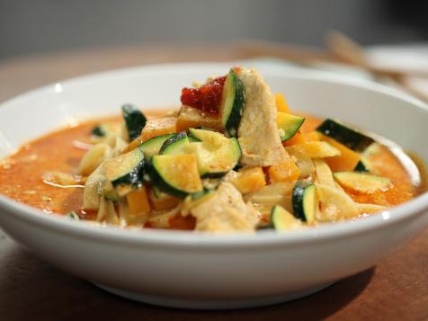 Chicken and Fettuccine in Galangal Coconut Sauce (Malaysian Laksa)