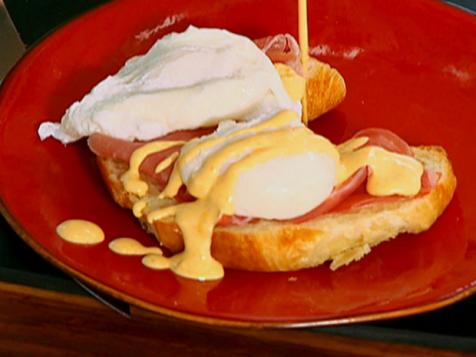 Eggs Benedicto (Chipotle Eggs Benedict with Blender Mock Hollandaise)